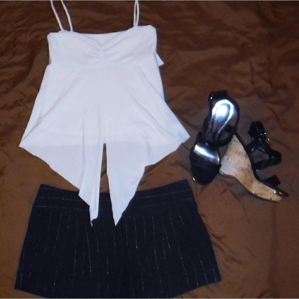 Guess gray white pinstripe dress shorts sz29